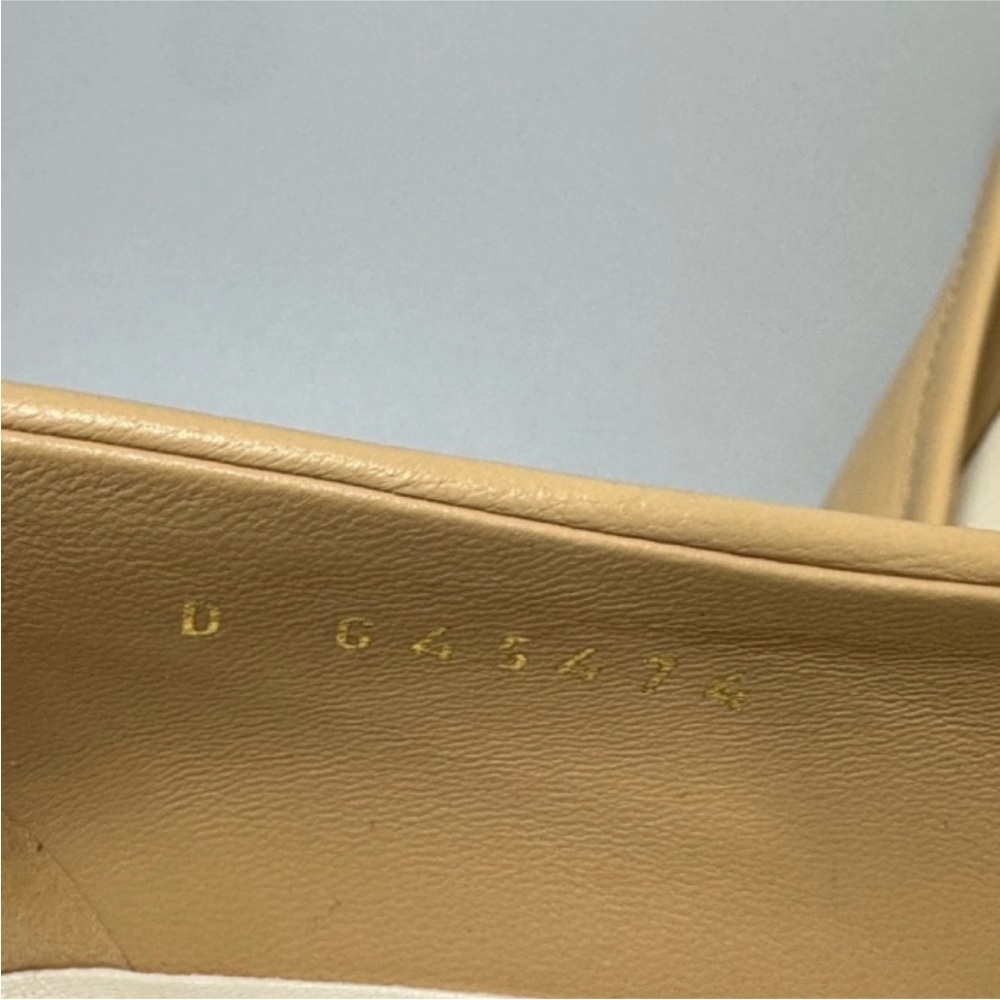 CHANEL 24C Leather Quilted Tab Turn Lock
Turnlock CC Loafers Beige EU 37/US 7 - Picture 6 of 8